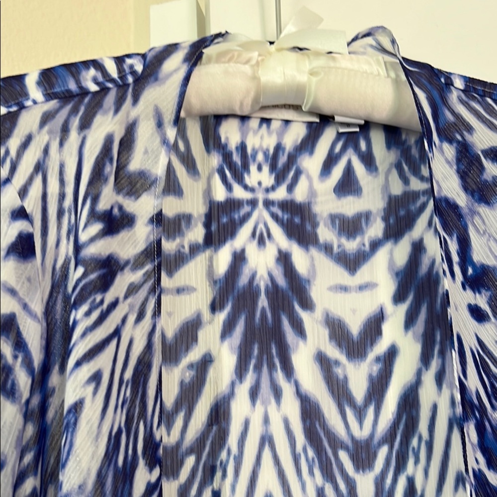 Chico’s Size I Blue and White Sheer Opened Blouse - Picture 2 of 8